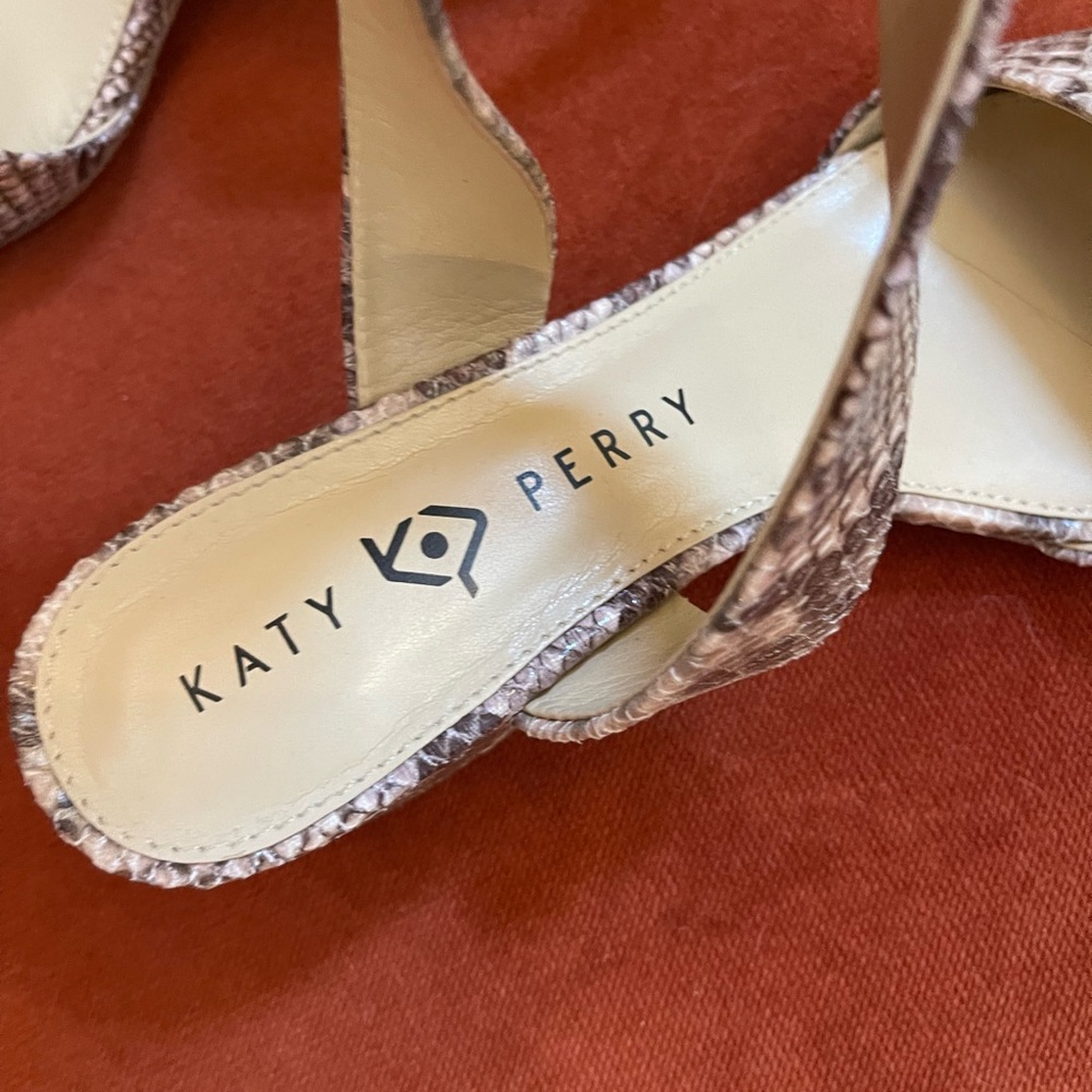 Katy Perry sandals - Picture 2 of 5